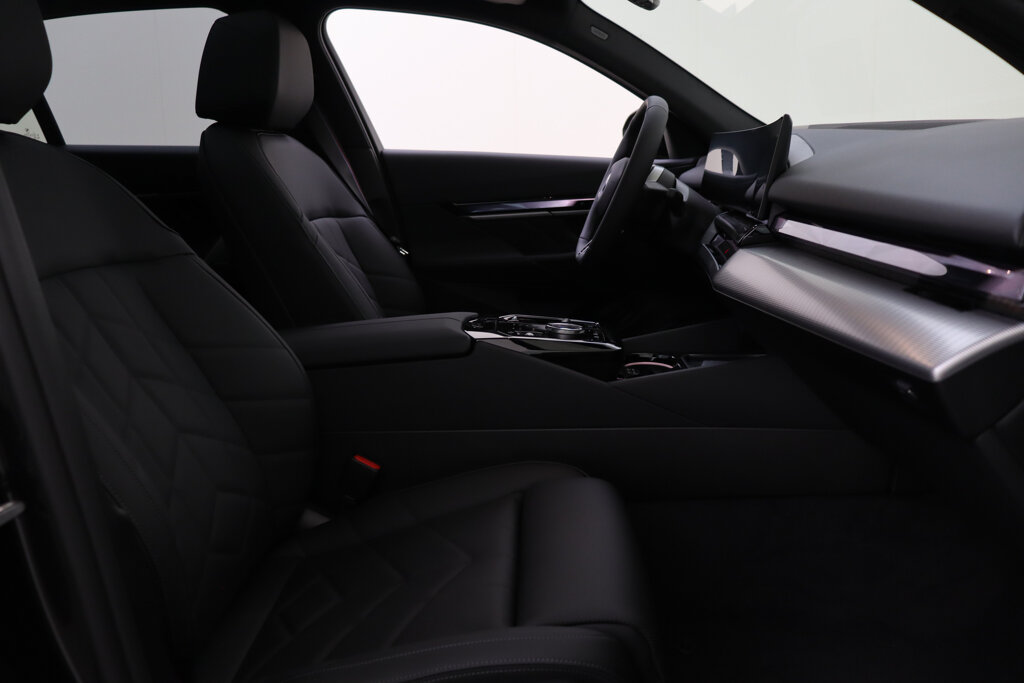 BMW i5 20