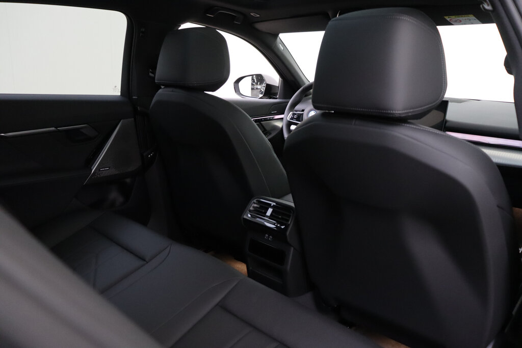 BMW i5 22
