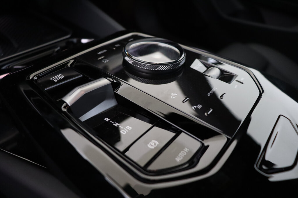 BMW i5 31