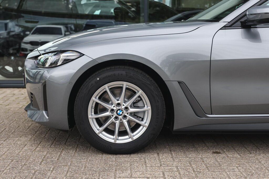 BMW i4 4