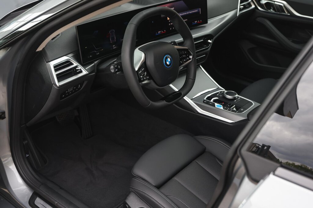 BMW i4 7