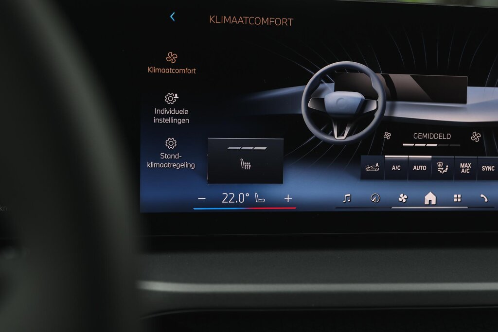 BMW i4 14