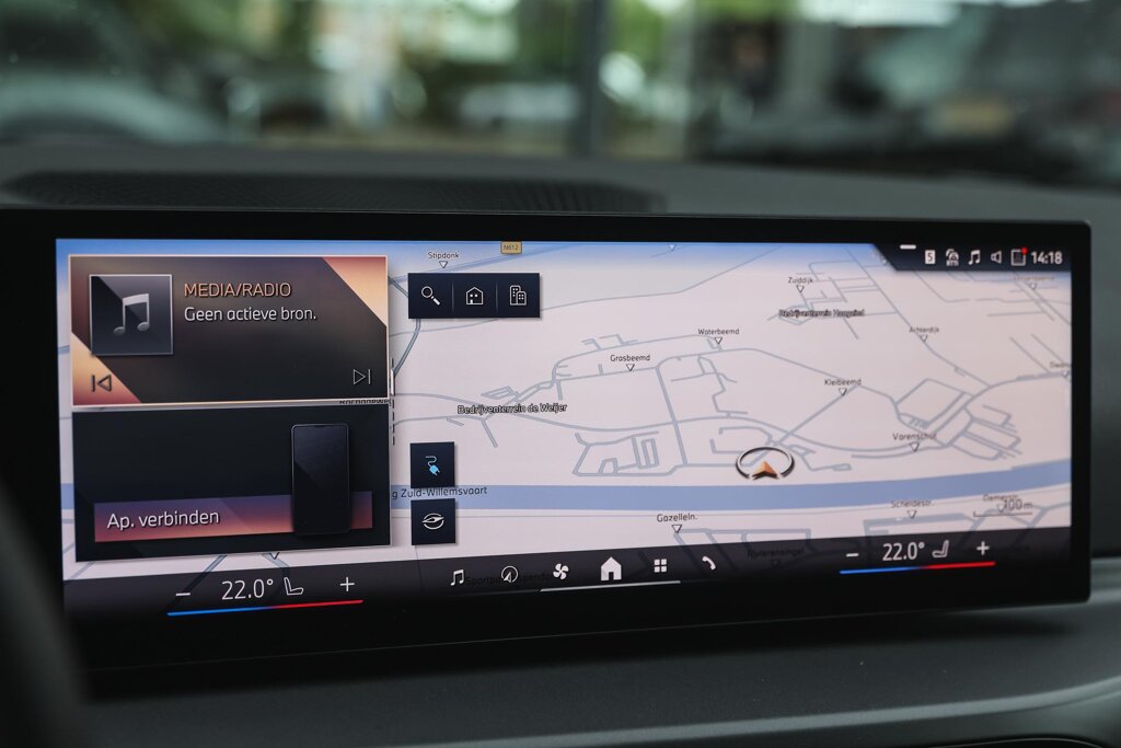 BMW i4 16