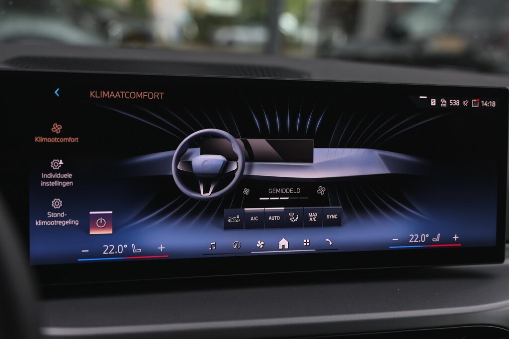 BMW i4 19