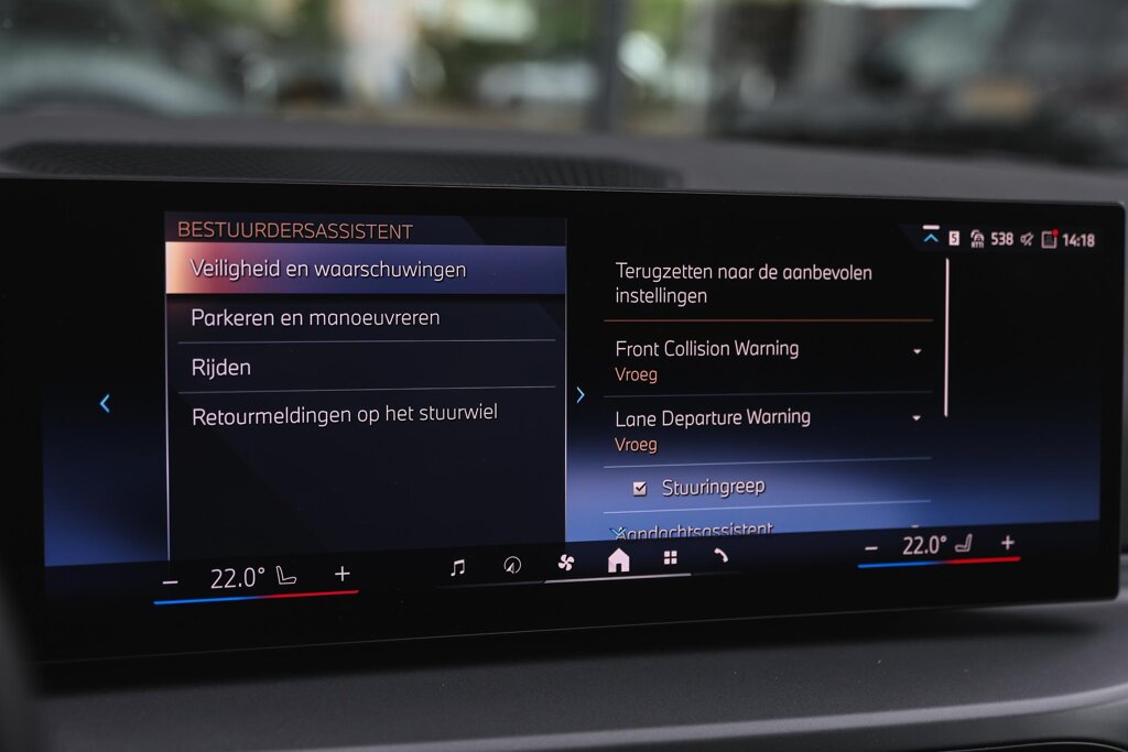 BMW i4 21