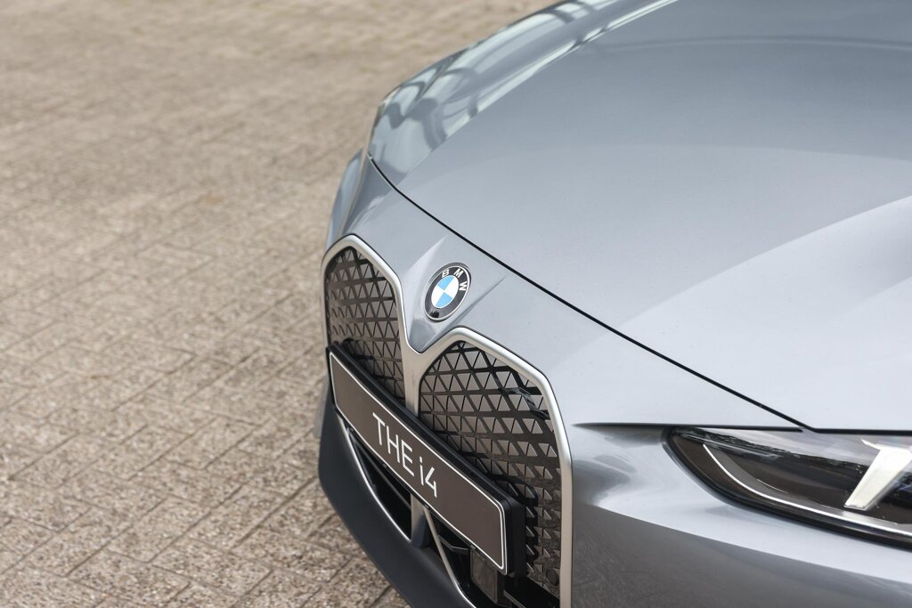 BMW i4 22