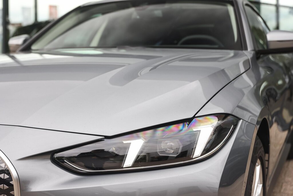 BMW i4 23