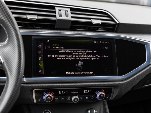 Apple Carplay/Android Auto Apple Carplay/Android Auto