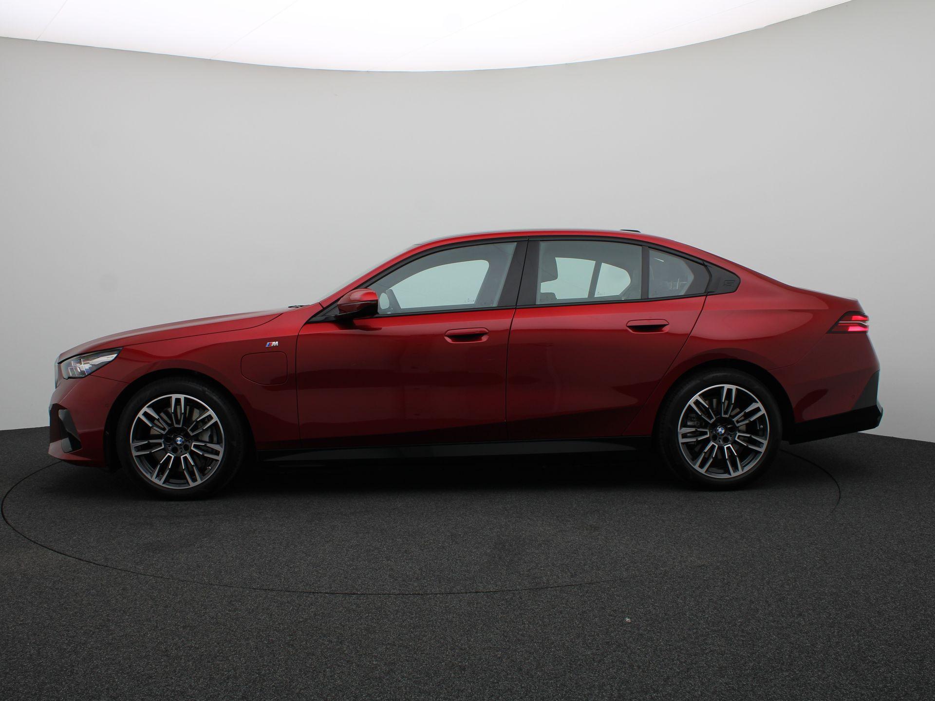 BMW 5 Serie Sedan 550e xDrive - Afbeelding 4