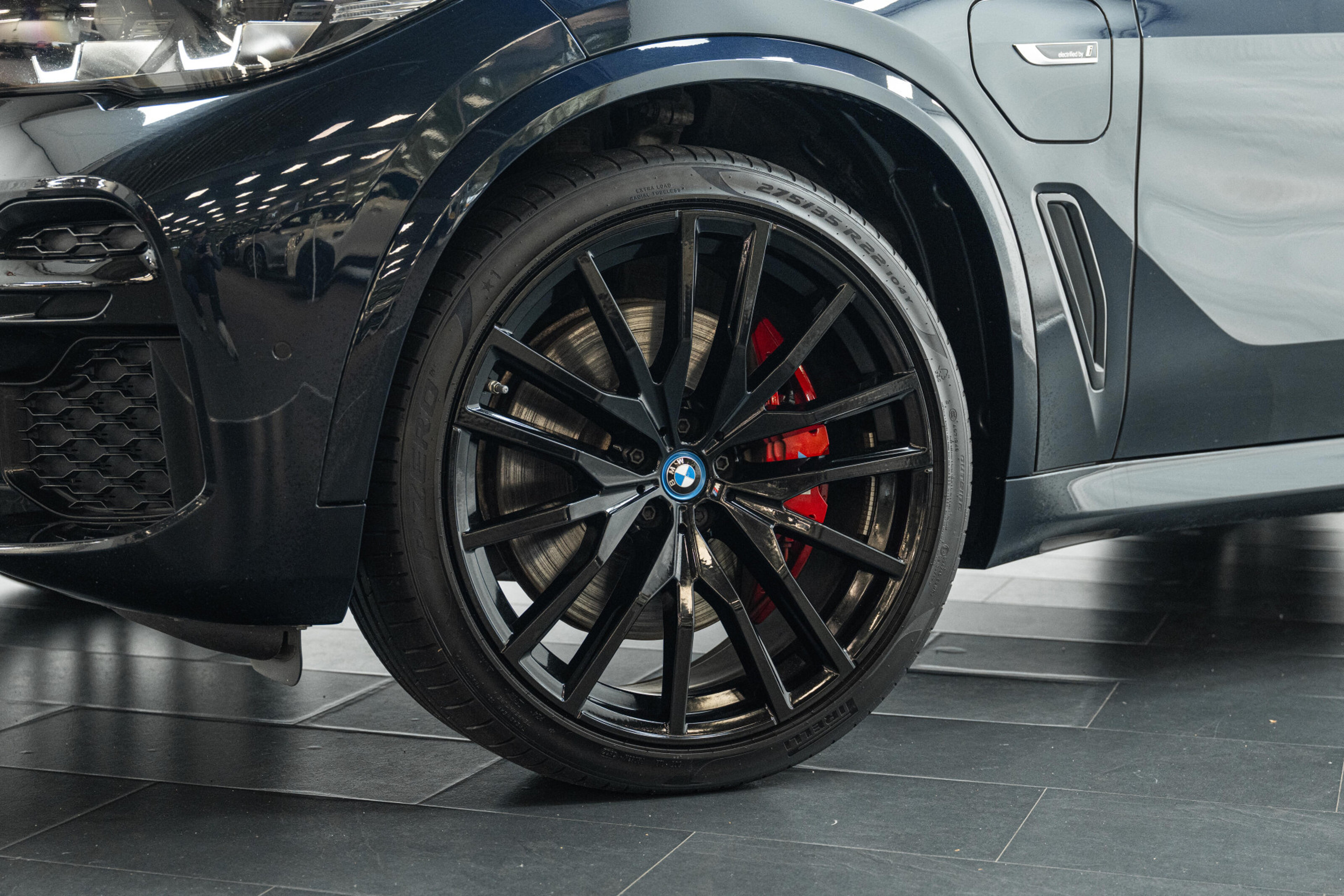 BMW X5 8