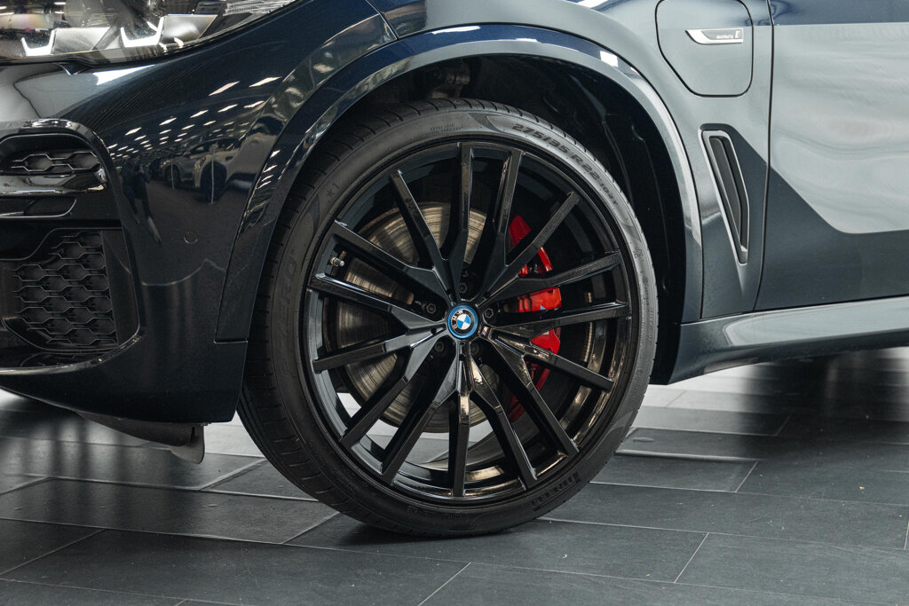 BMW X5 8