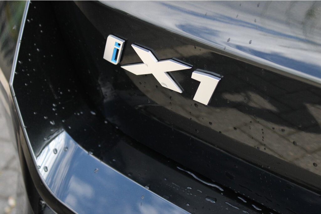 BMW iX1 18