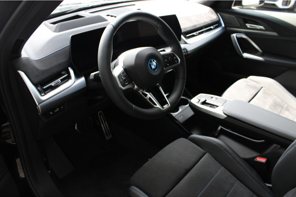 BMW iX1 3