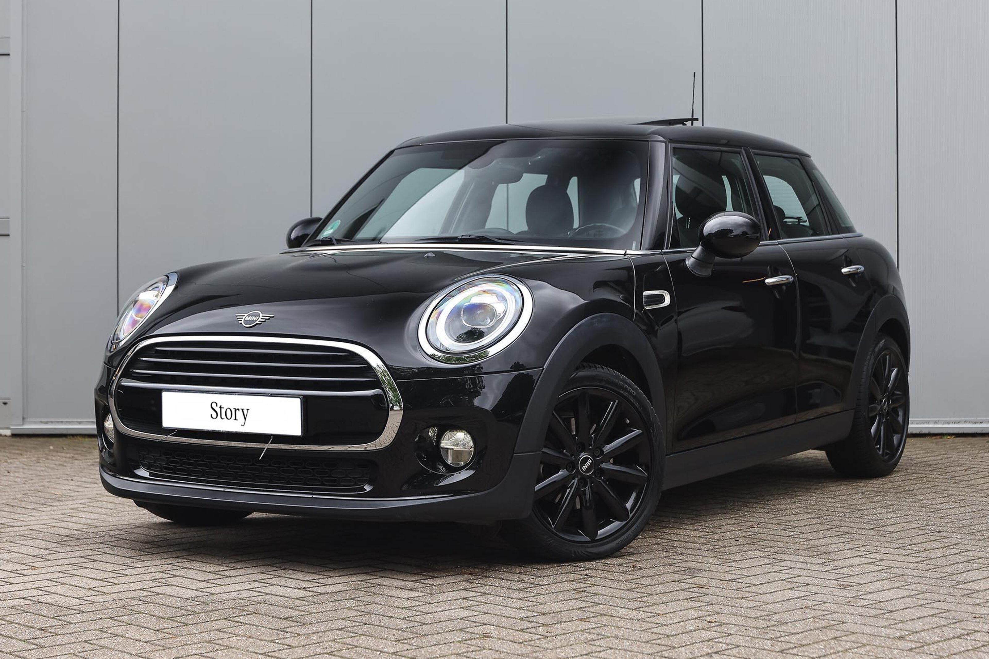 MINI Cooper Hatchback Chili