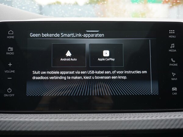 Apple Carplay/Android Auto Apple Carplay/Android Auto