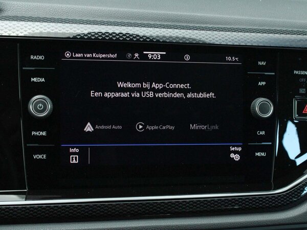 Apple Carplay/Android Auto Apple Carplay/Android Auto