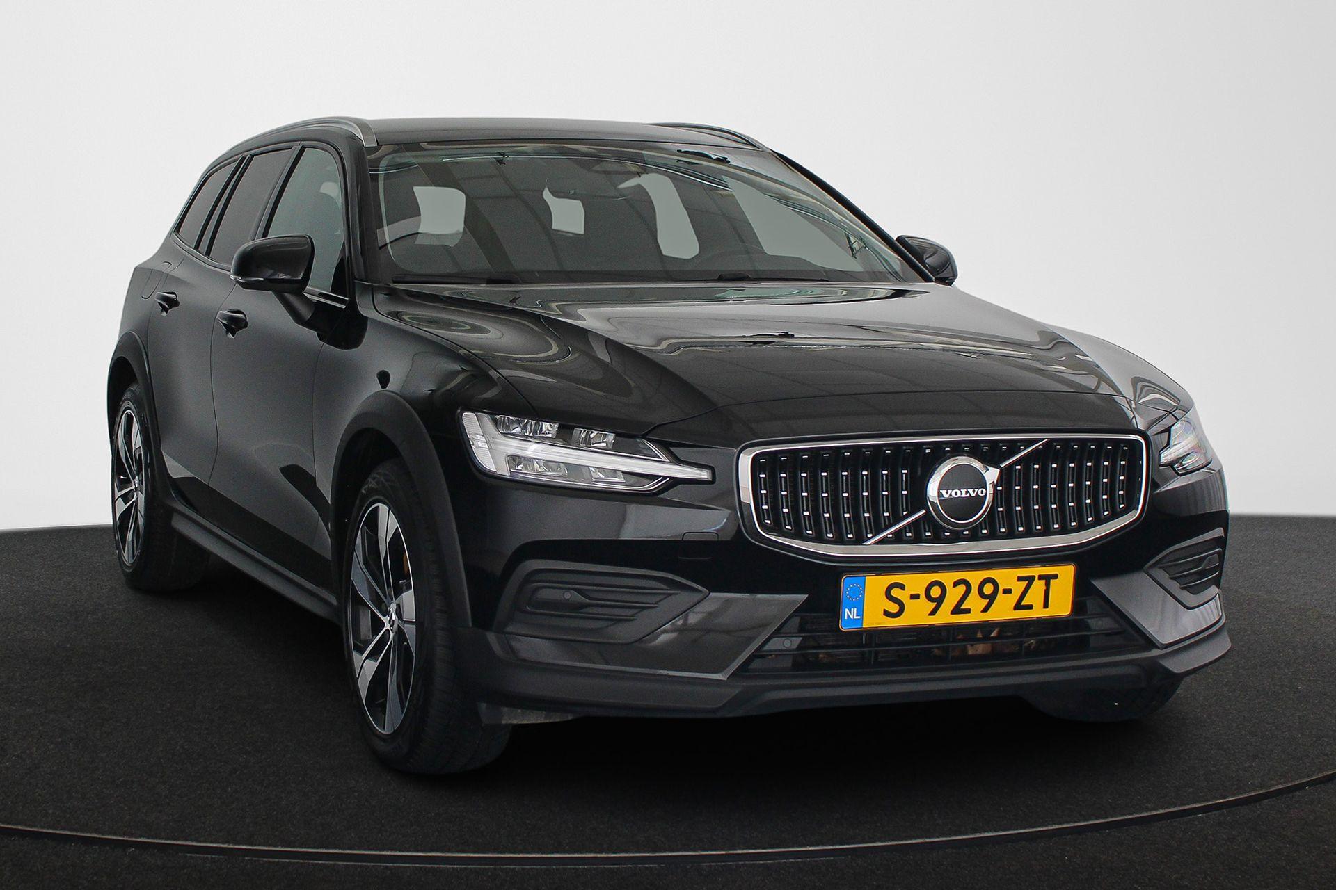 Volvo V60 Cross Country 2.0 B5 AWD Plus - Afbeelding 2