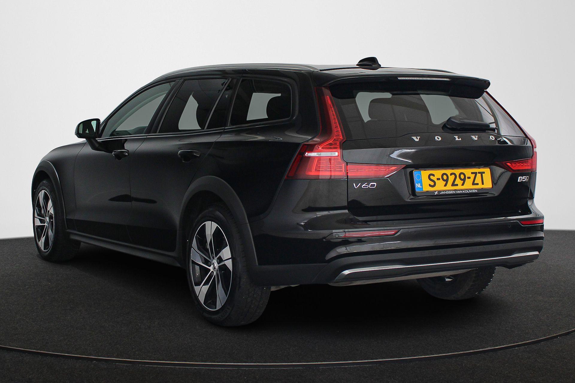 Volvo V60 Cross Country 2.0 B5 AWD Plus - Afbeelding 4