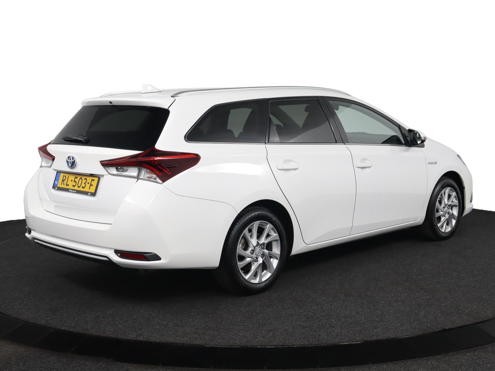 Toyota Auris Touring Sports 1.8 Hybrid Dynamic Go - Afbeelding 2