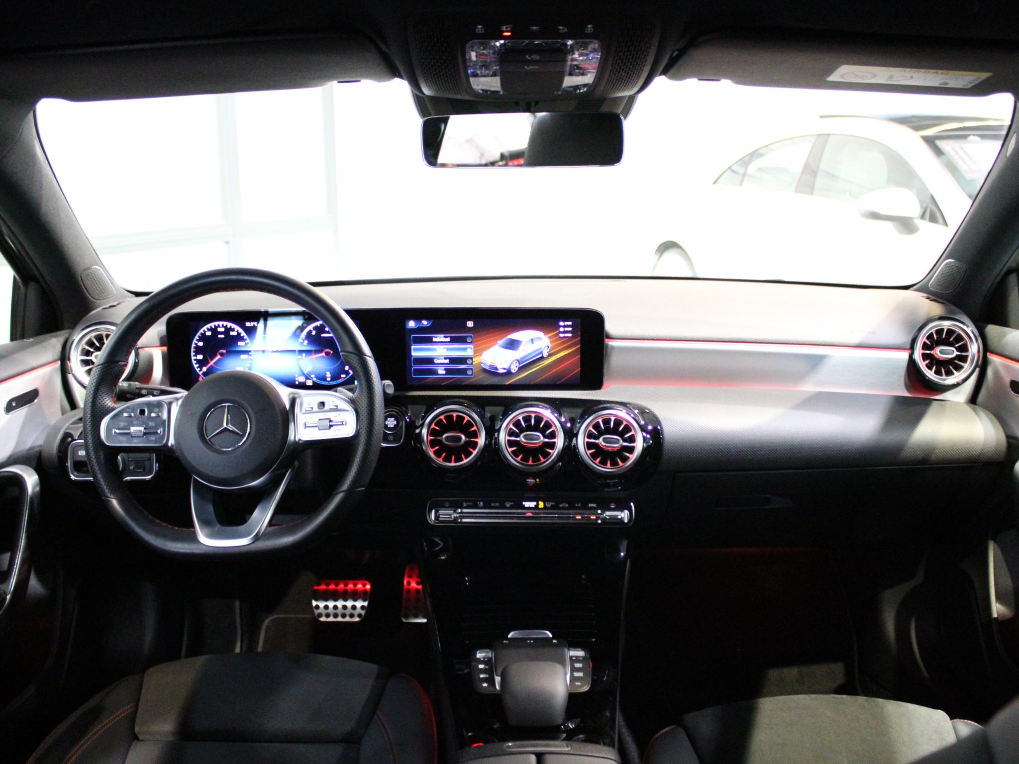 Mercedes-Benz A-Klasse Hatchback 180 Business Solution AMG - Afbeelding 3