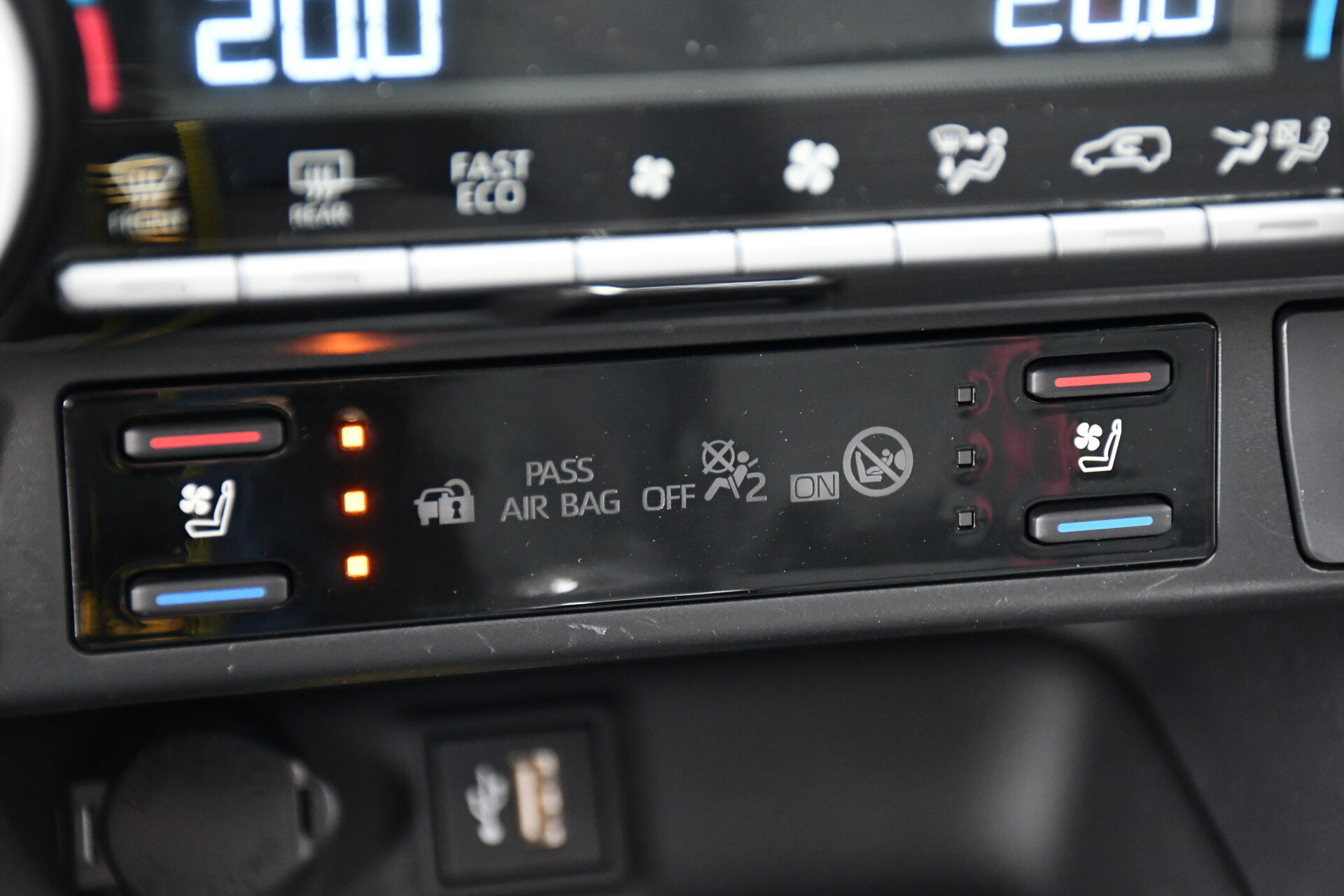 Toyota RAV4 2.5 Plug-in Hybrid AWD Bi-Tone Plus Limited 306pk - Afbeelding 2