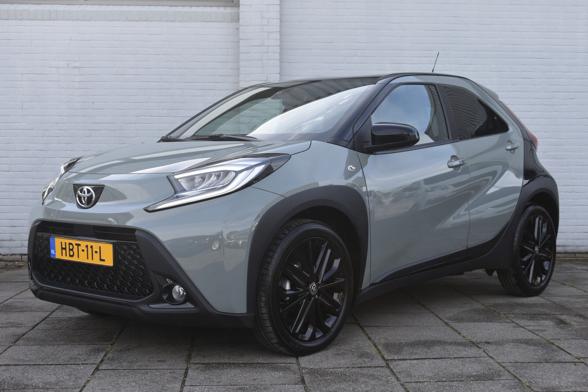 Toyota Aygo X 1.0 VVT-i S-CVT Premium Automaat 72pk