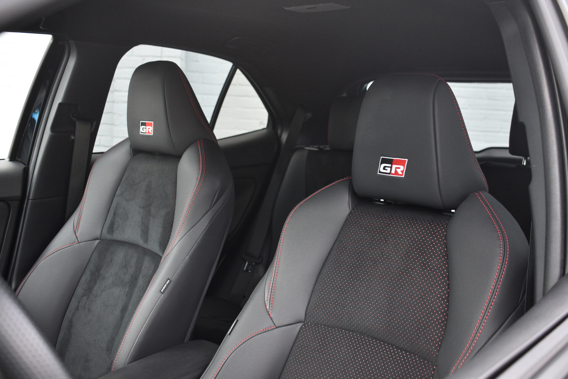 Toyota Yaris Cross 1.5 Hybrid 130 GR SPORT Automaat 130pk - Afbeelding 2
