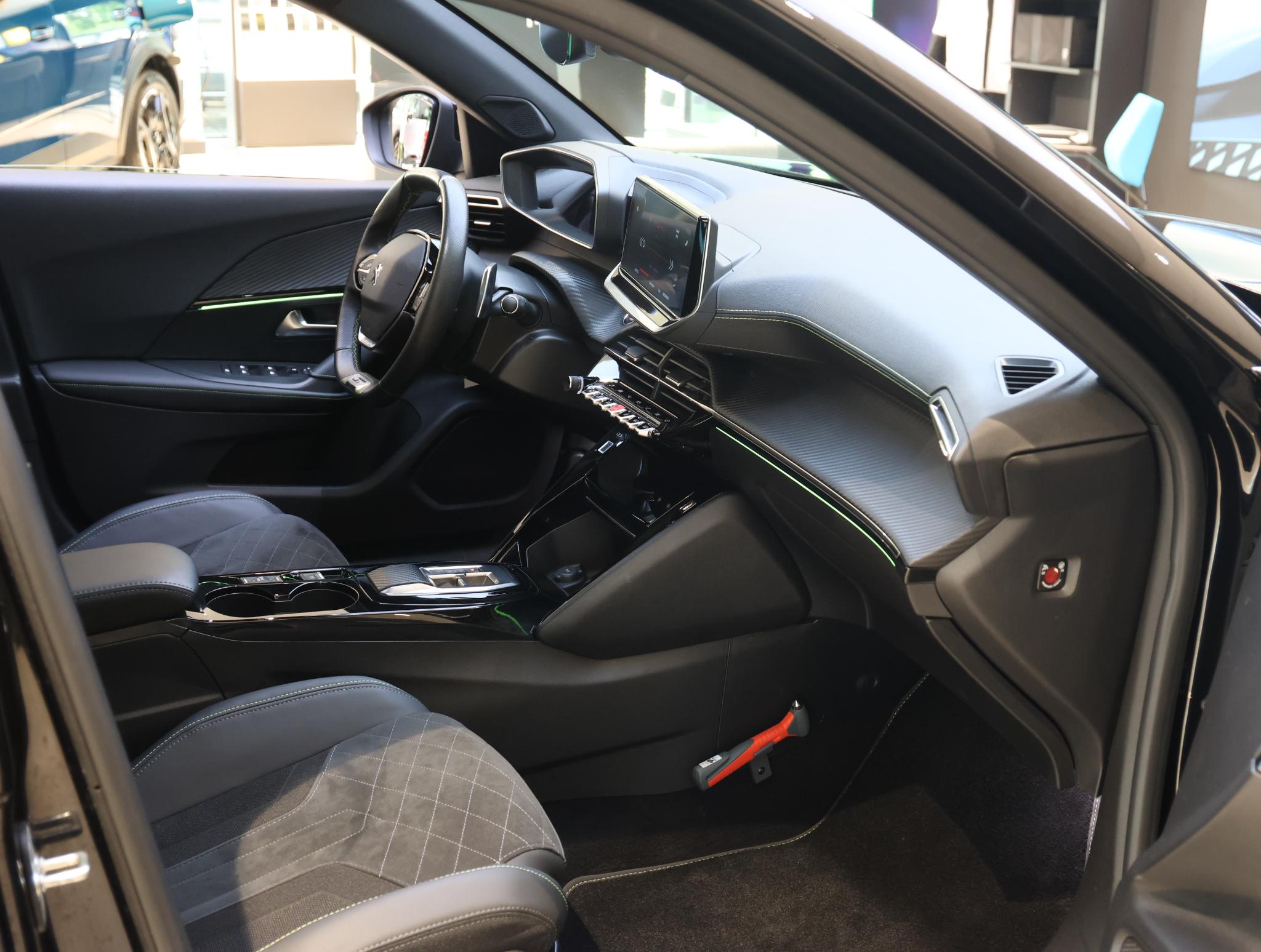 Peugeot 2008 SUV GT Pack 155 pk Automaat - Afbeelding 5