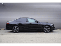 BMW 5 Serie Sedan 550e xDrive - Afbeelding 2