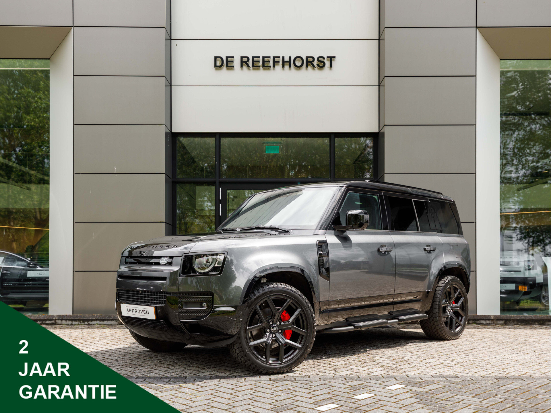 Land Rover Defender 110 P300e 110 X-Dynamic HSE