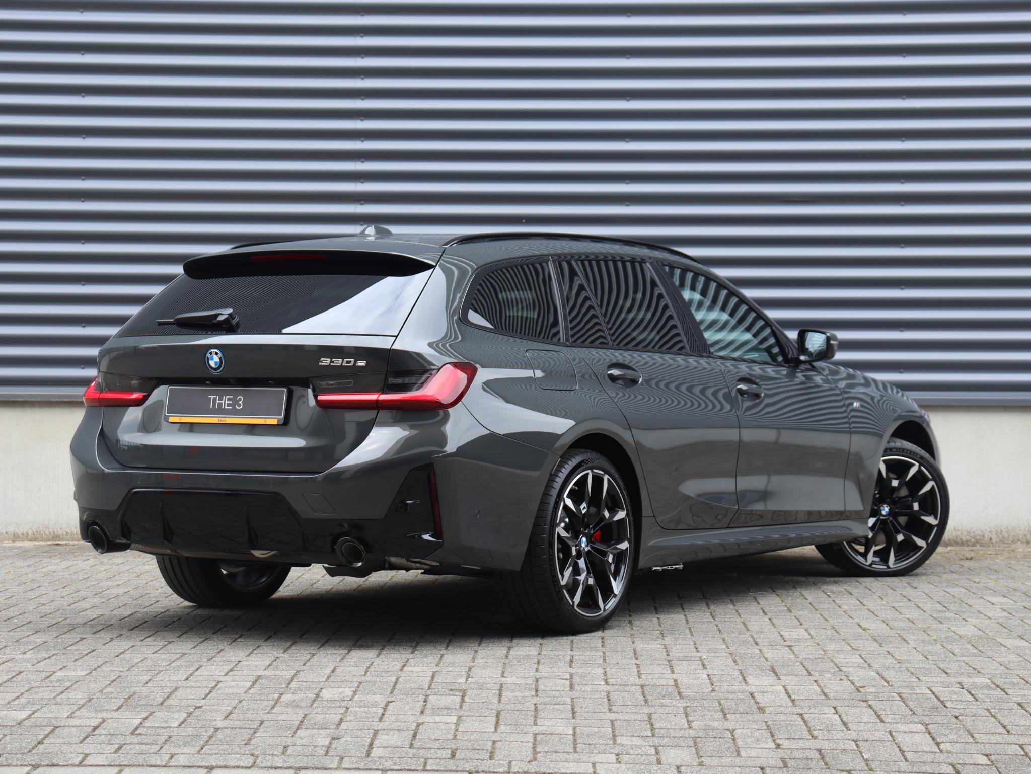 BMW 3 Serie Touring 330e M Sport Edition - Afbeelding 2