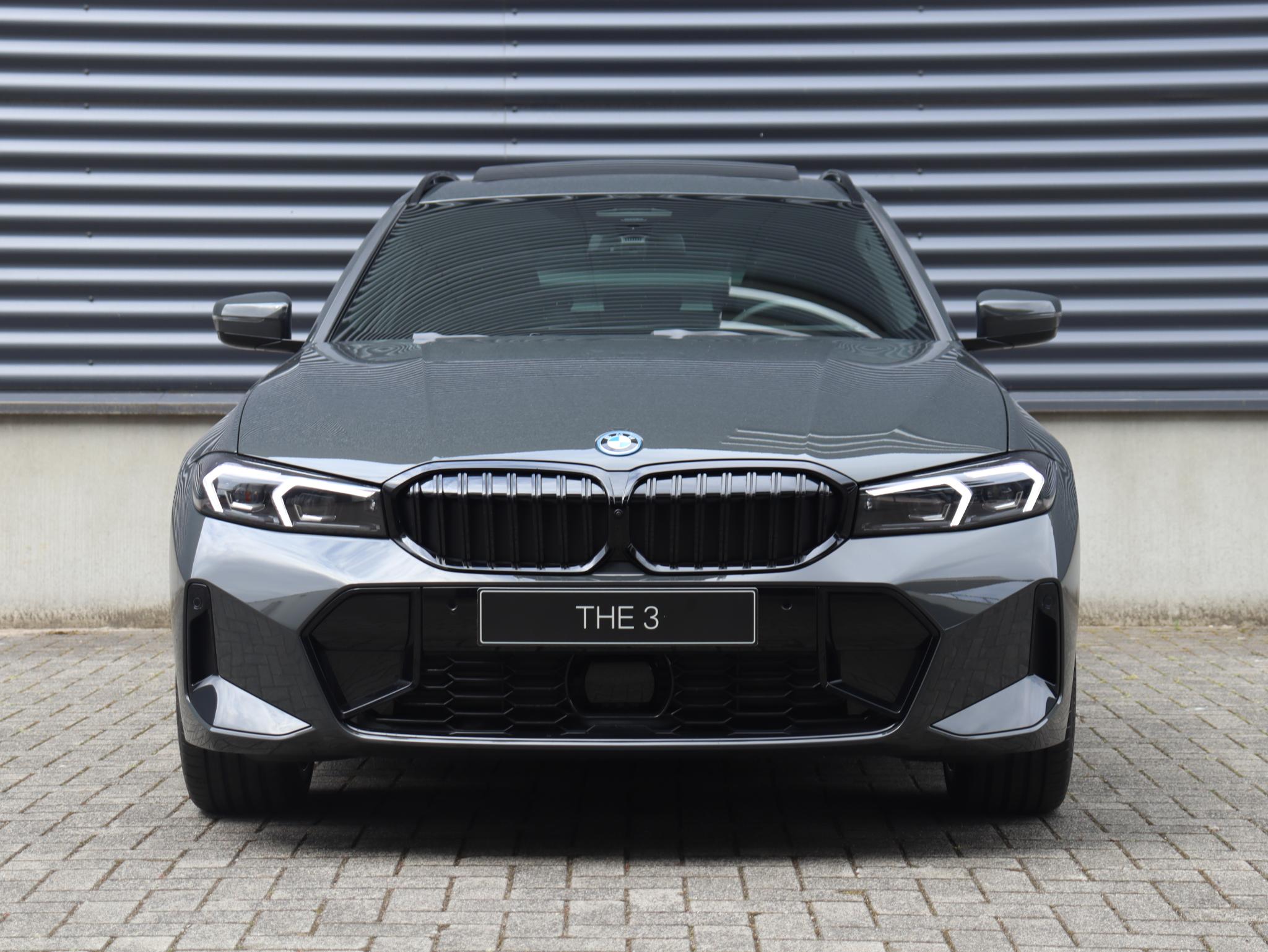 BMW 3 Serie Touring 330e M Sport Edition - Afbeelding 3