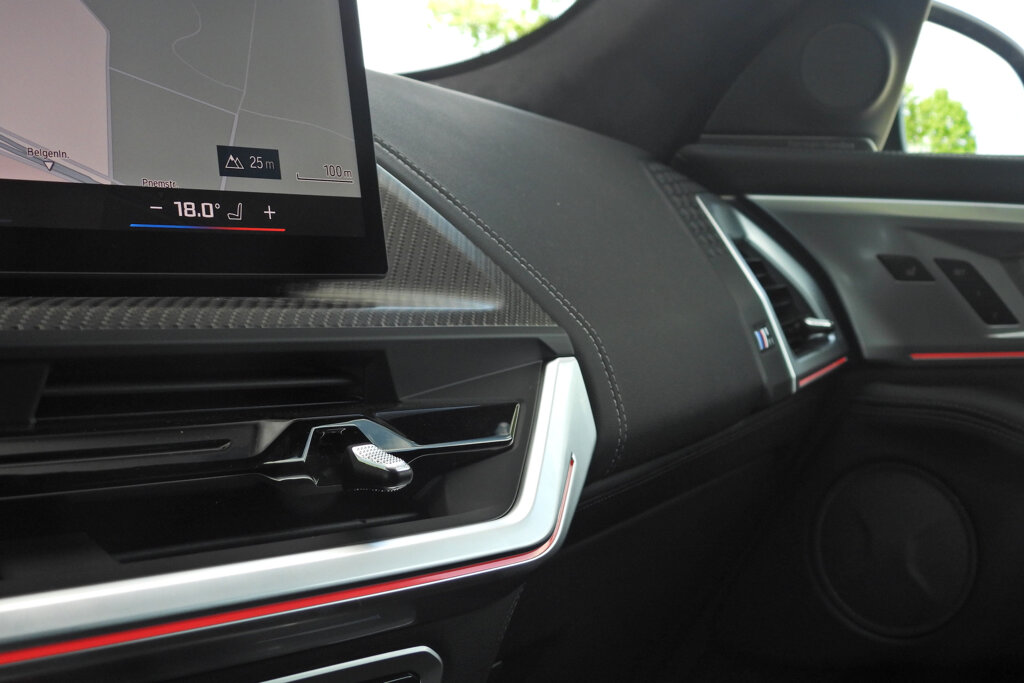 BMW XM 70