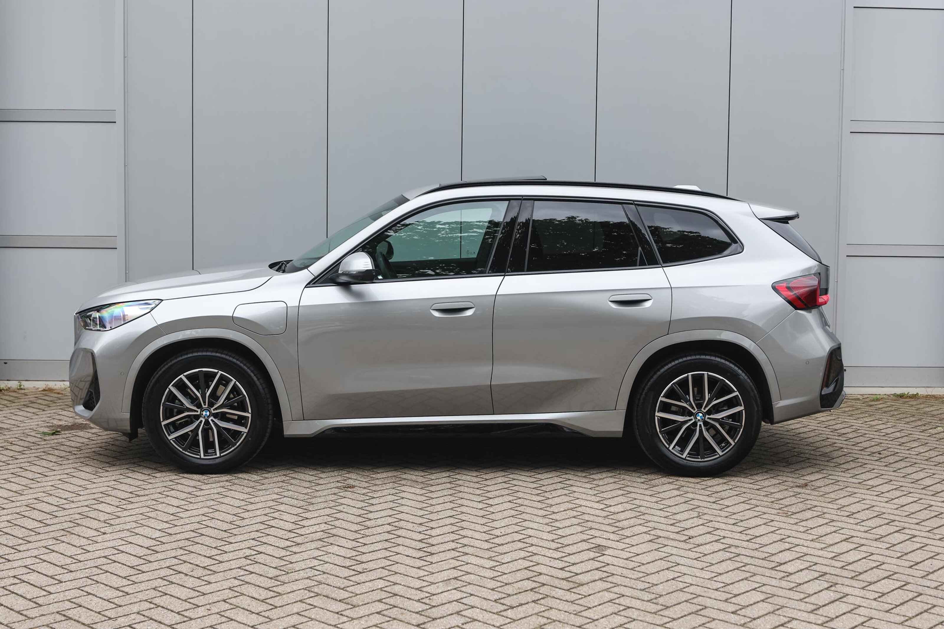 BMW X1 8