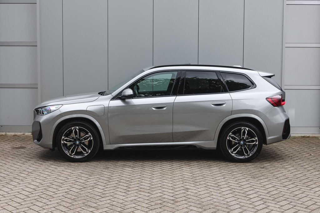 BMW X1 8