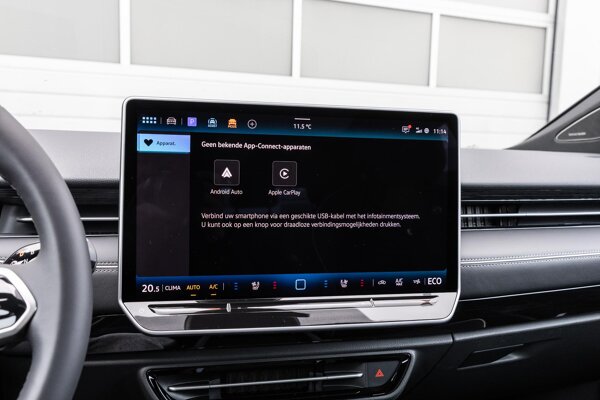 Apple Carplay/Android Auto Apple Carplay/Android Auto