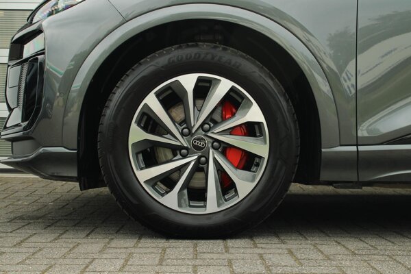 19" Wielen, 5-dubbelspaaks dynamiek, grafietgrijs, glansgedraaid 19" Wielen, 5-dubbelspaaks dynamiek, grafietgrijs, glansgedraaid