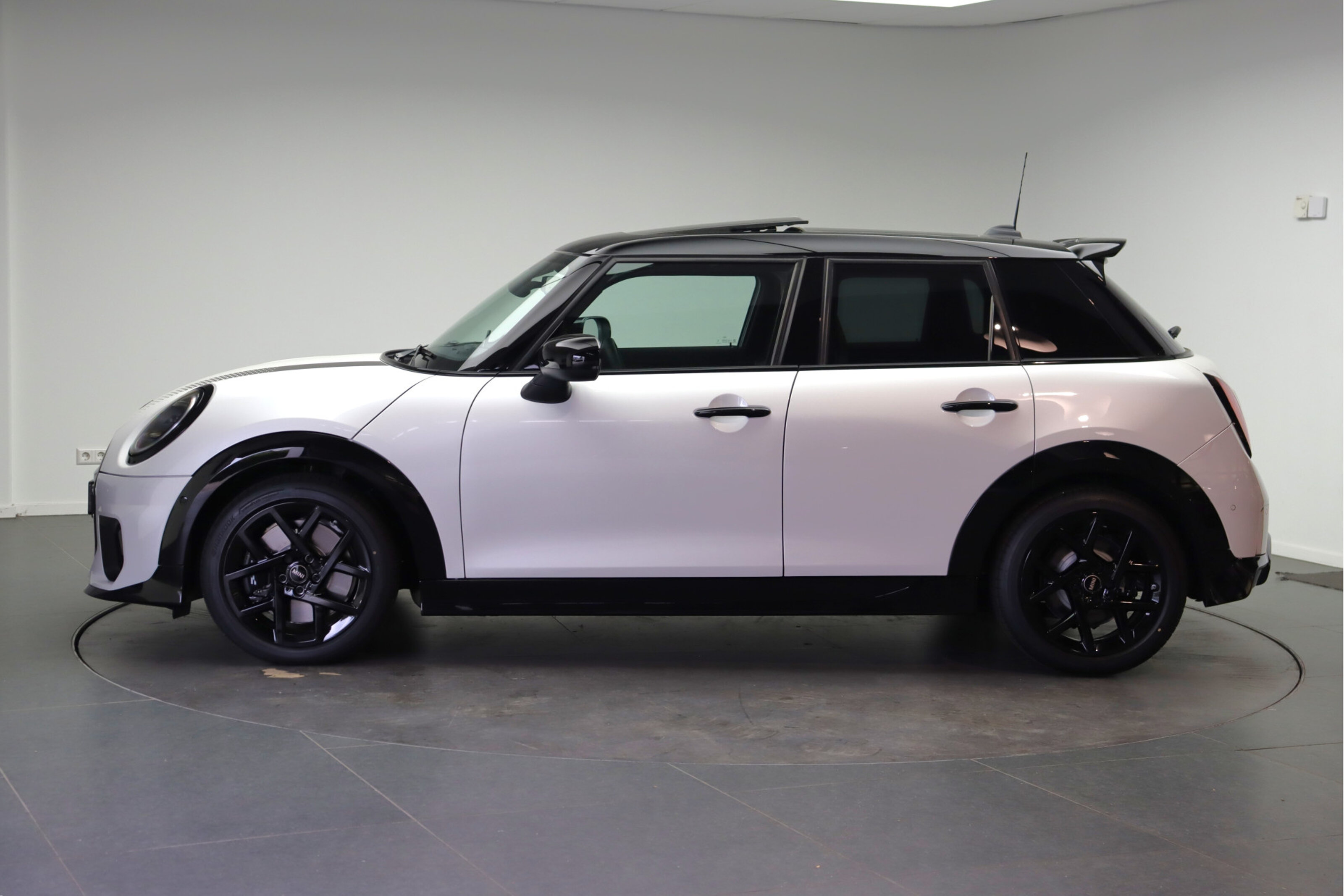 MINI 5-Deurs Hatchback Cooper C Automaat
