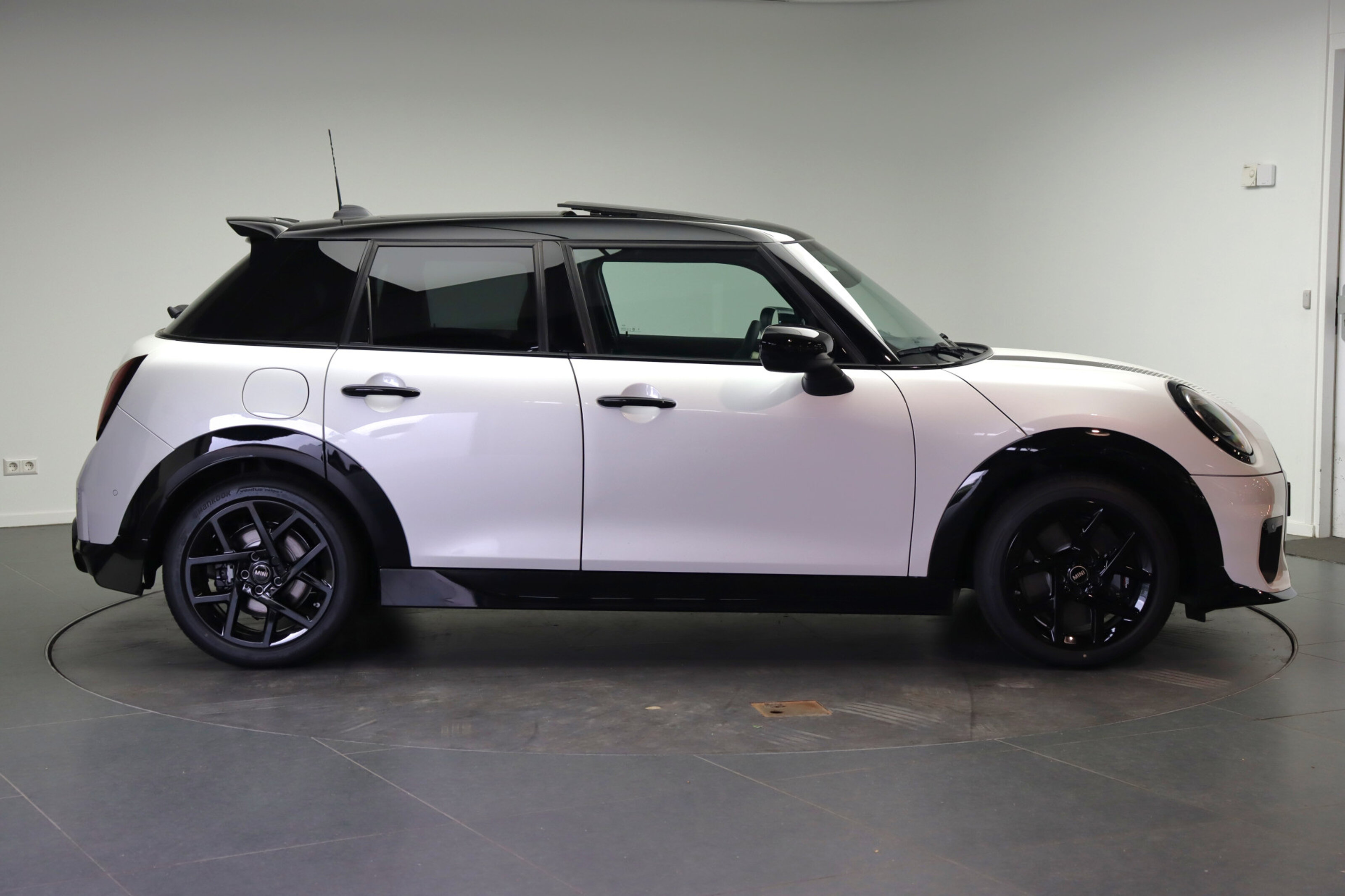 MINI 5-Deurs Hatchback Cooper C Automaat
