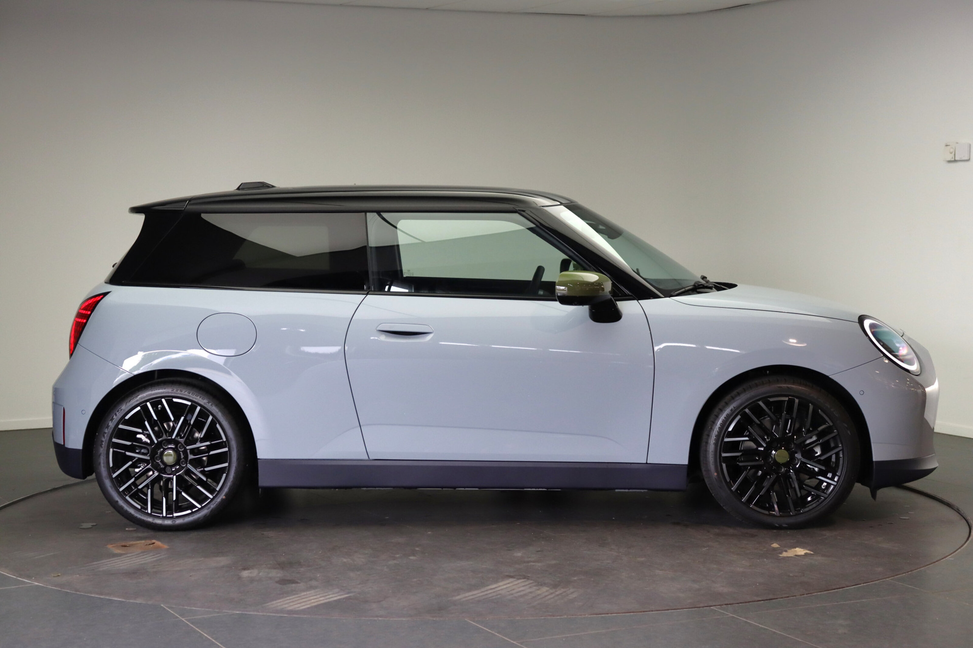 MINI Electric Hatchback Cooper SE