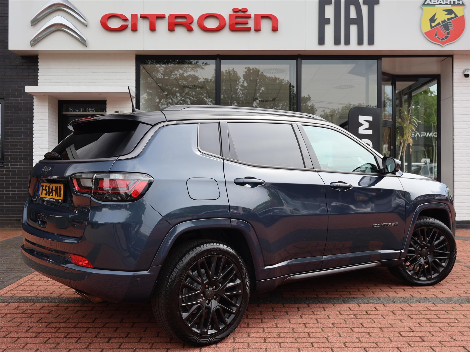 Jeep Compass 1.3 MultiAir 150PK DDCT Automaat S, Rijklaarprijs | Leder | Stoelverwarming | Stoelventilatie | Alpine HiFi Pakket - Afbeelding 4