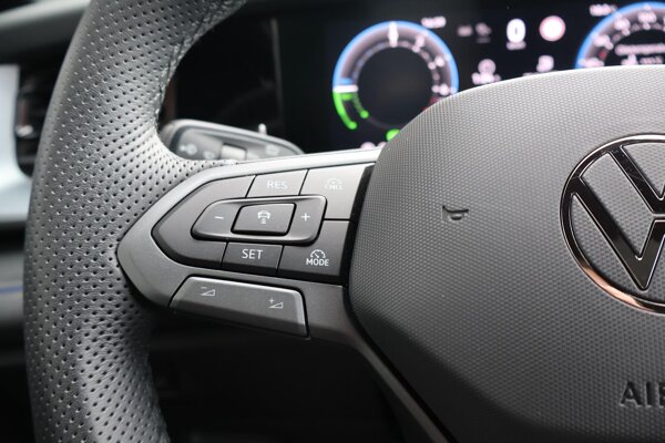 cruise control adaptief met Stop&Go en stuurhulp cruise control adaptief met Stop&Go en stuurhulp