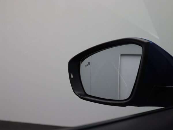 Dodehoeksensor met uitparkeerassistent