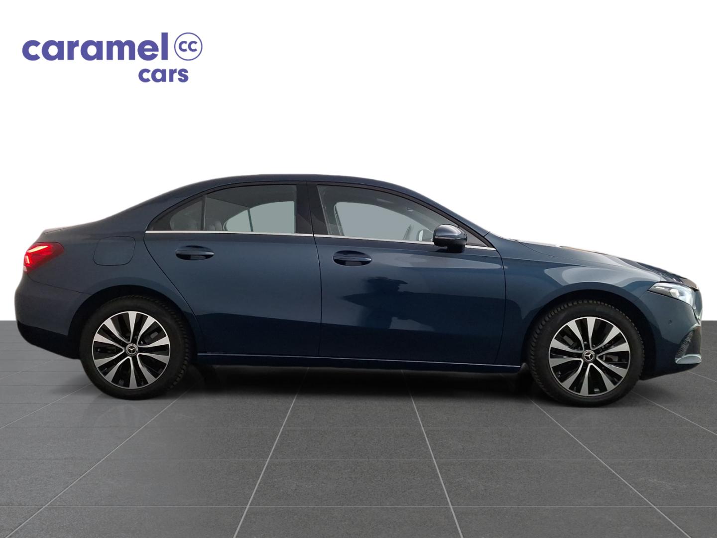 Mercedes-Benz A-Klasse 250 BERLINE PHEV AUTOMAAT *INKLAPBARE TREKHAAK*CAMERA SENSOREN*DAB*CARPLAY*GPS*ZETELVERWARMING* - Afbeelding 3