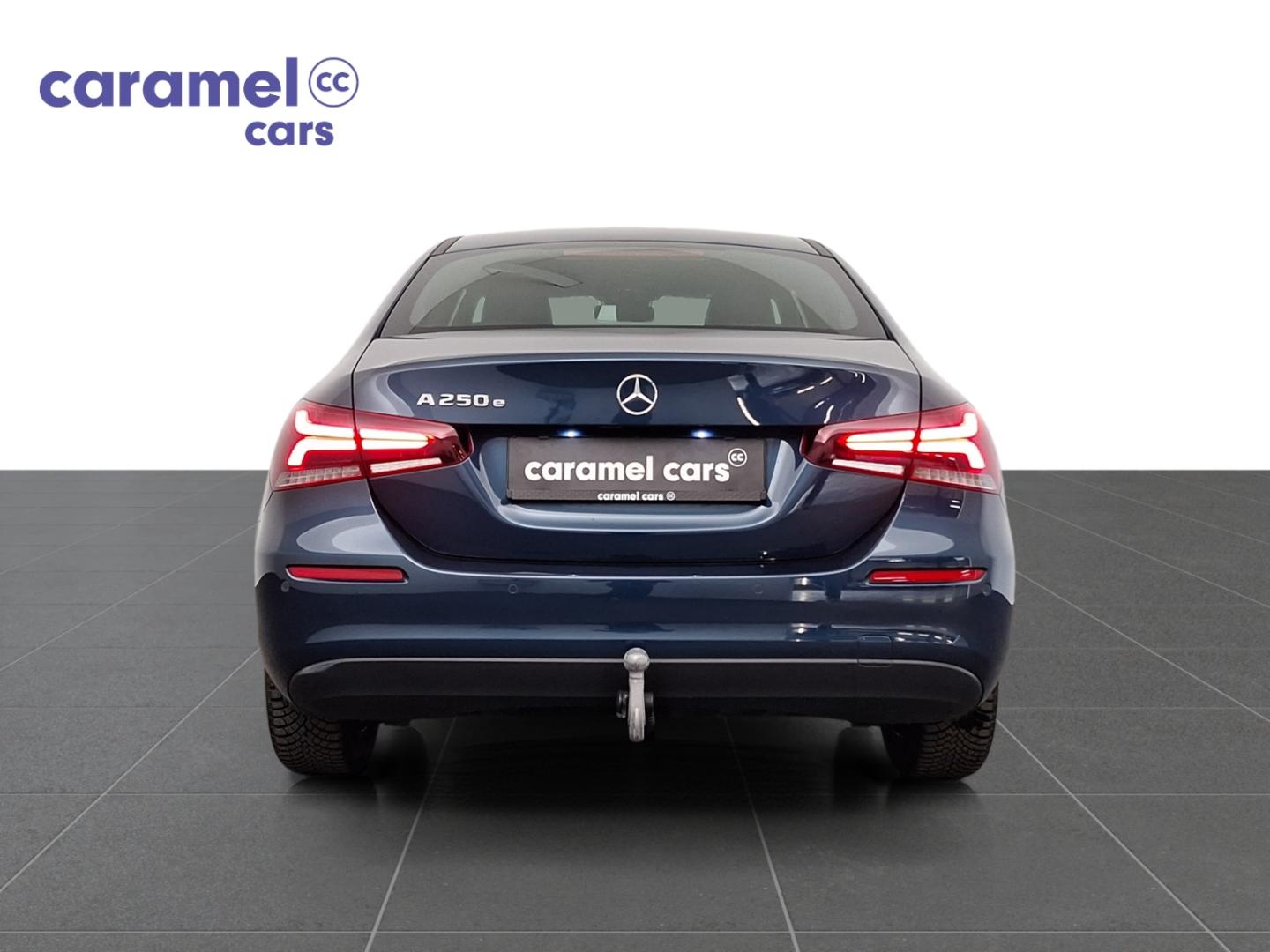 Mercedes-Benz A-Klasse 250 BERLINE PHEV AUTOMAAT *INKLAPBARE TREKHAAK*CAMERA SENSOREN*DAB*CARPLAY*GPS*ZETELVERWARMING* - Afbeelding 5
