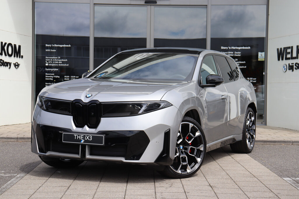 BMW iX3 1