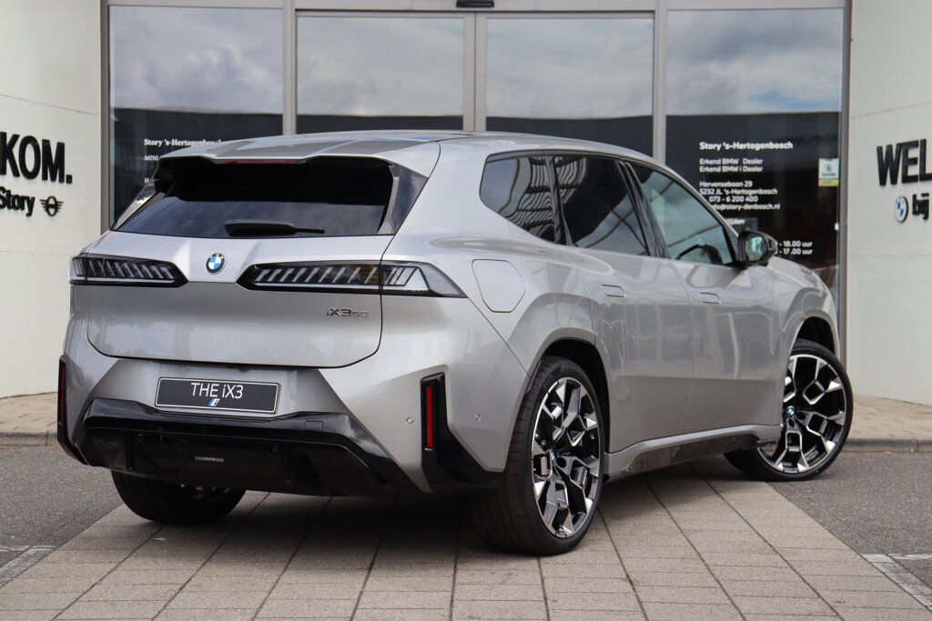 BMW iX3 7