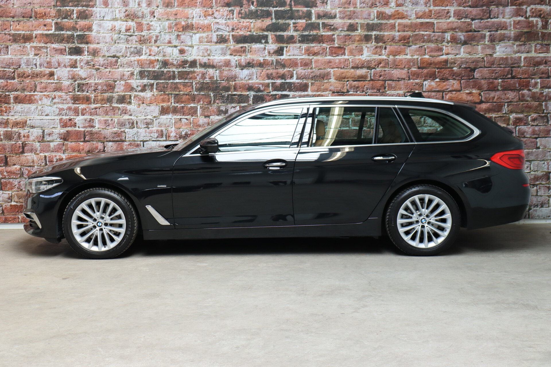 BMW 5 Serie Touring 530i High Executive Luxury Line Automaat - Afbeelding 3