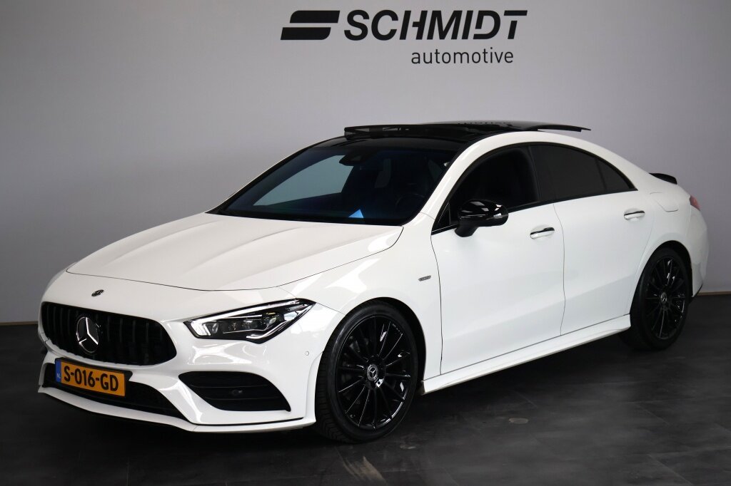 Mercedes-Benz CLA 180 AMG Edition 1 | Panorama | Sfeerverlichting | Stoelverwarmin