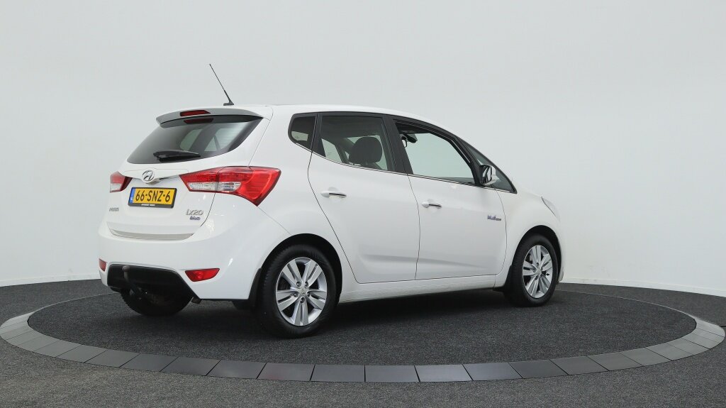 Hyundai ix20 1.6i i-Catcher | Dealer onderhouden | Trekhaak | Panoramadak | - Afbeelding 2
